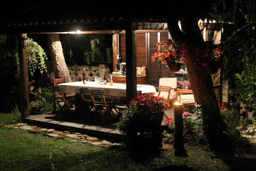 Casa Giuliana Hostal Calosso Exterior foto