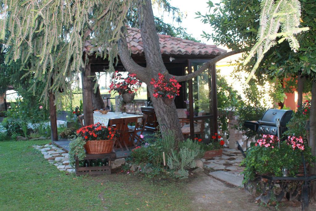 Casa Giuliana Hostal Calosso Exterior foto