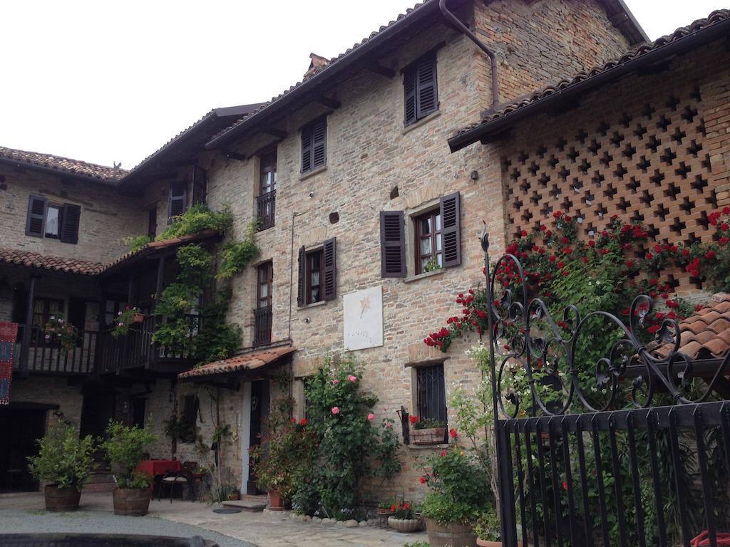 Casa Giuliana Hostal Calosso Exterior foto